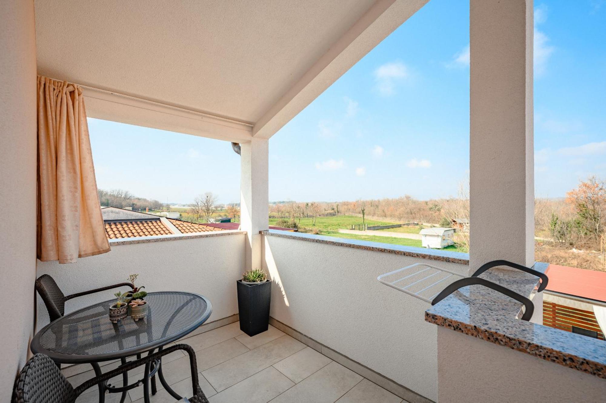 Charming Apartments Rose 1&2 With Pool Porec Exterior photo